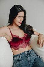 Load image into Gallery viewer, Velvet and Lace Half Cami