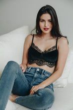 Load image into Gallery viewer, Velvet and Lace Half Cami