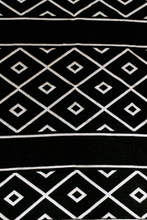Load image into Gallery viewer, Diamante Blanket - Natural / Black