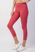 Load image into Gallery viewer, CAPRI LENGTH YOGA LEGGINGS WITH POCKETS
