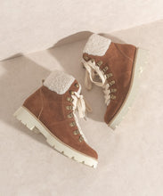 Load image into Gallery viewer, Oasis Society Aaliyah - Winter Ankle Bootie
