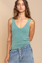 Load image into Gallery viewer, Sleeveless Relaxed Fit Tank Top
