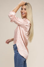 Load image into Gallery viewer, Satin long sleeve blouse
