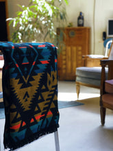 Load image into Gallery viewer, Canoa Throw - Tropical Black
