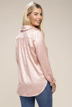 Load image into Gallery viewer, Satin long sleeve blouse
